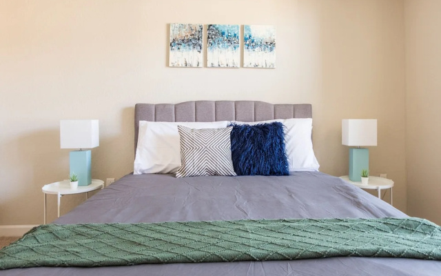 Northwest Tampa 1 BR and 2 BR Apt by Frontdesk