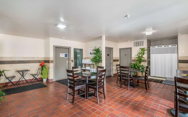 Red Lion Inn & Suites Sequim