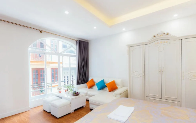 Palm Tree Apartment