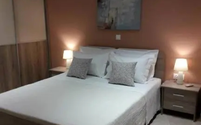 Beautiful House in Alimos near to the beach and metro