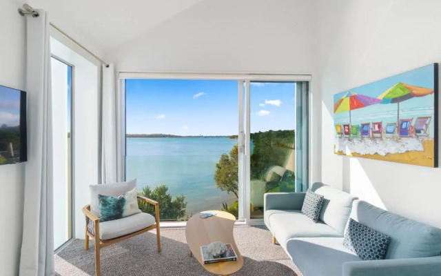 Harbour View - Westmere Holiday Apartment