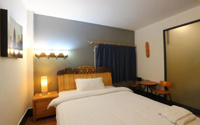 1m Hotel