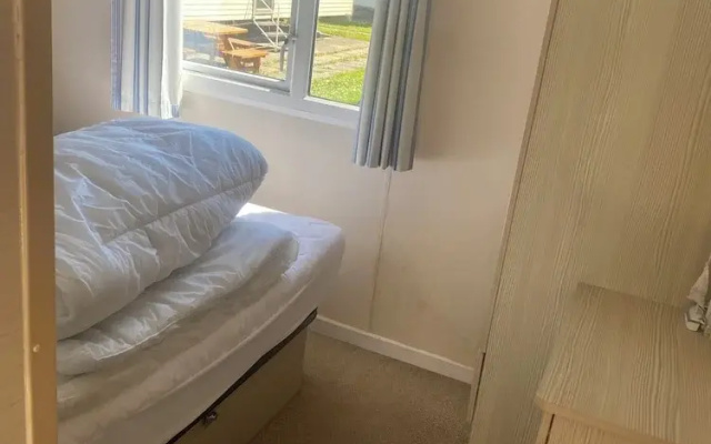 Coastal Cabin Retreat in Rhyl