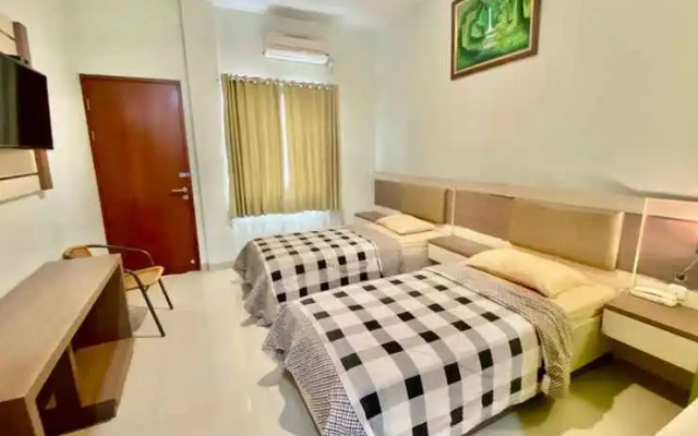 Mawar Indah Hotel near Stasiun Balapan Solo RedPartner