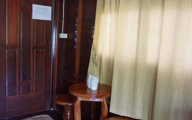 Ban Ruen Mai Ngam