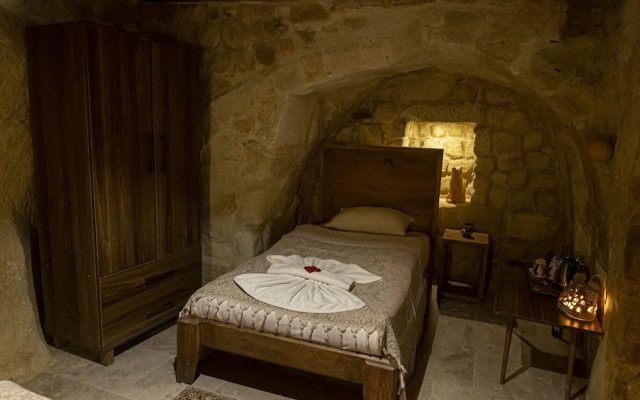 Feris Cave Hotel