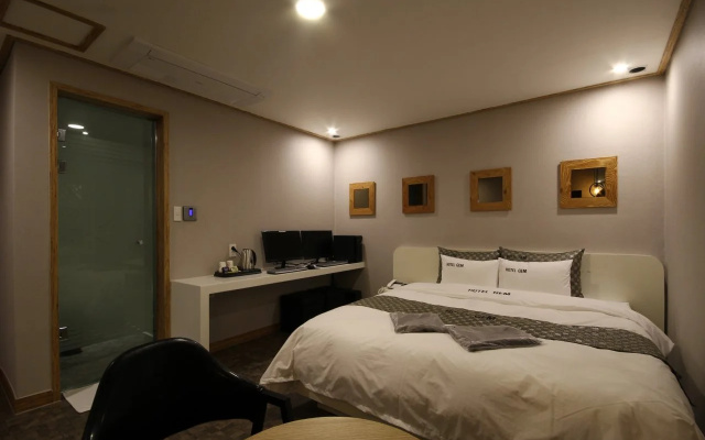 Hotel Gem
