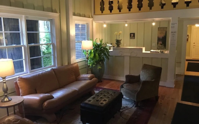 Highland Dell Lodge