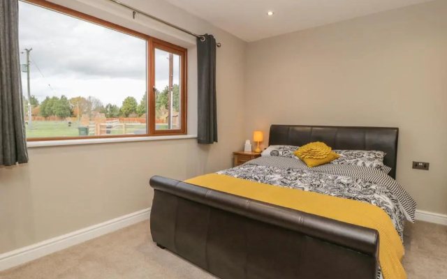 Little Acres, Selby