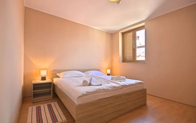 Rotonda Inn Novigrad
