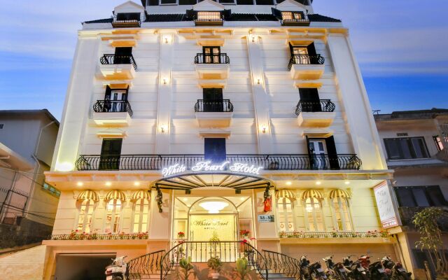 White Pearl Hotel Далат вид на фасад