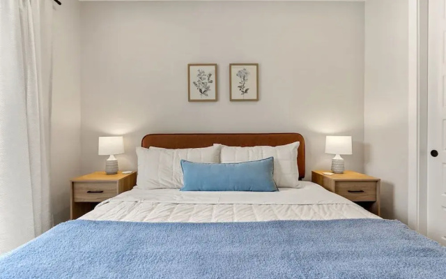 Weekend Vibes 5 Bedroom Townhouse