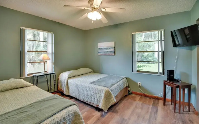 'pirate Cove' Home in Welaka: Dock & River Access!