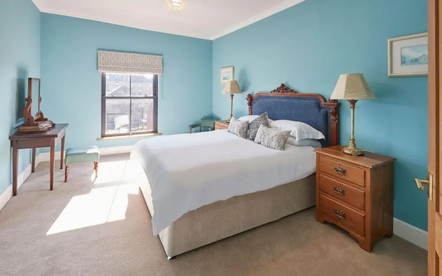 Host Stay Turnstone