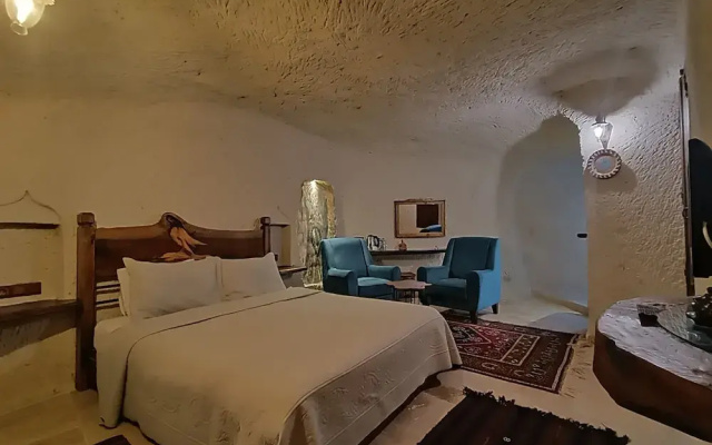Apex Cave Hotel