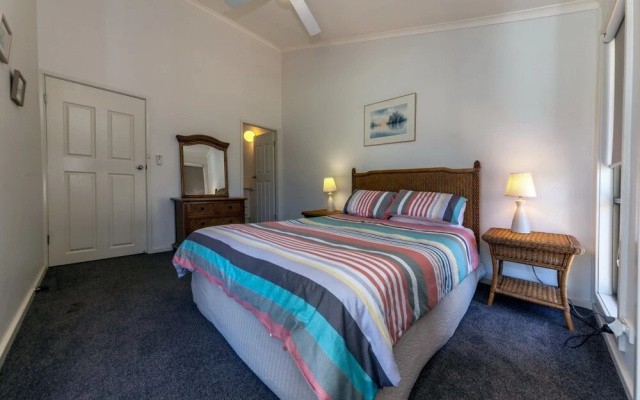 Bay Parklands, Townhouse 9, 2 Gowrie Avenue