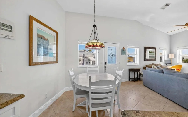 Beachbound 2BR Apt 1282