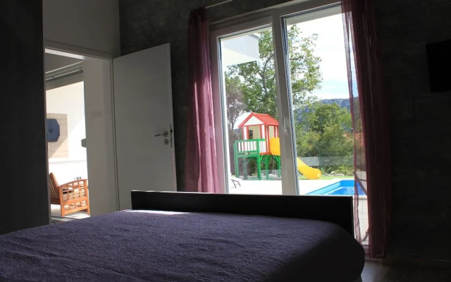 Holiday House Lovric