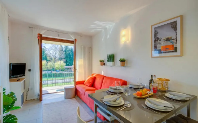 Lenni Apart. Swimming Pool and Lake
