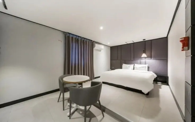 Almond Hotel Busan Gupo