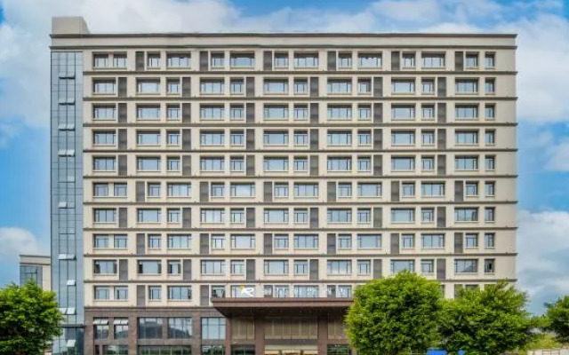 Rezen Longuu Hotel (Guangzhou Baiyun International  Airport Cultural Tourism City)