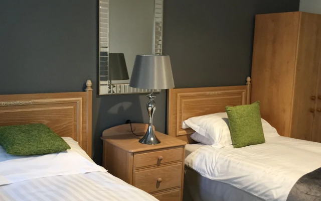 Ferrybridge Hotel