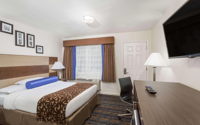 Howard Johnson by Wyndham Berkeley