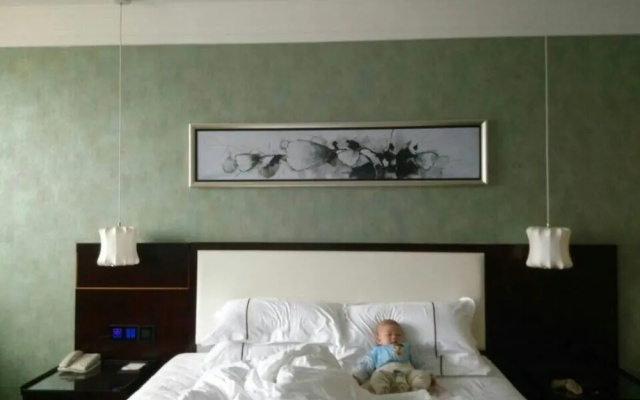Leju Hotel (Jiaozuo Dongfanghong Square)
