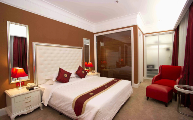 Отель Mercure Shanghai Yu Garden On the Bund
