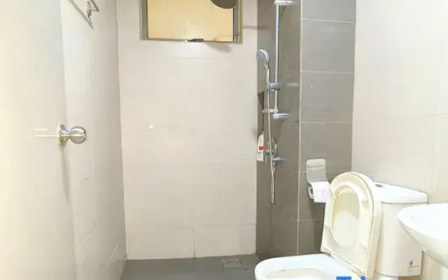 Cozy Cybersquare Ensuite with Pool View #CS1