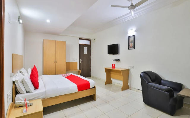 Capital O 16350 Infocity Club And Resort