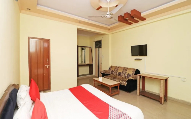 OYO 12775 Bharat Plaza