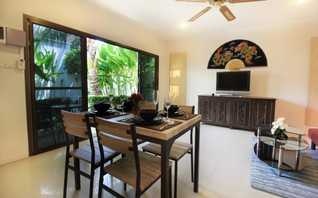 Coconut Grove Boutique Hotel