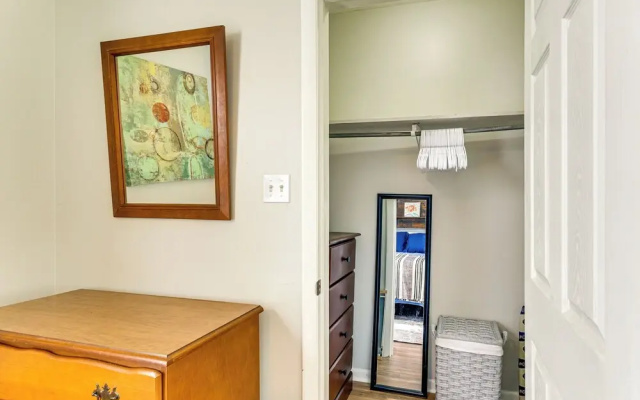 Close to Camden Clark: Central Parkersburg Condo