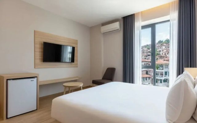 Esra Sultan