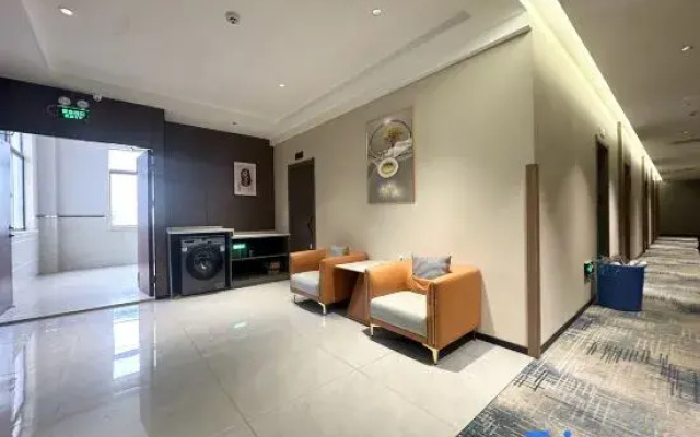 Taihu Fishign Port Holiday Inn