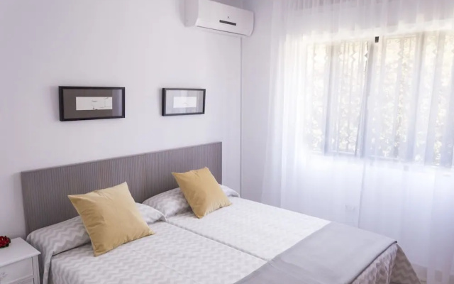 Living4Malaga Villa Miraflores