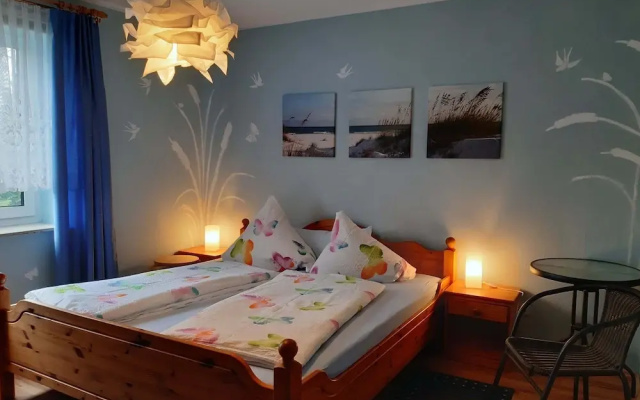Sunny Holiday Apartment at the Forest Büdnerreihe