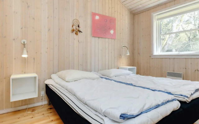 Attractive Holiday Home with Whirlpool near Hadsund