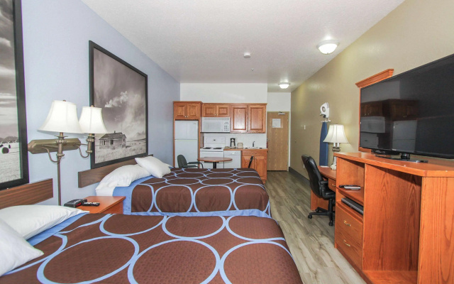 Super 8 by Wyndham Three Hills AB