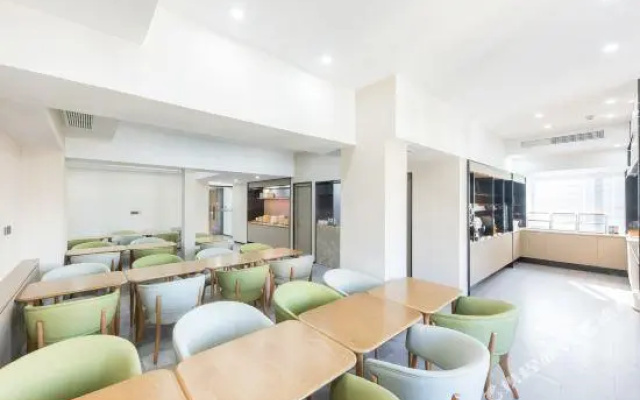 Ji Hotel (Hangzhou Wulinmen Metro Station)