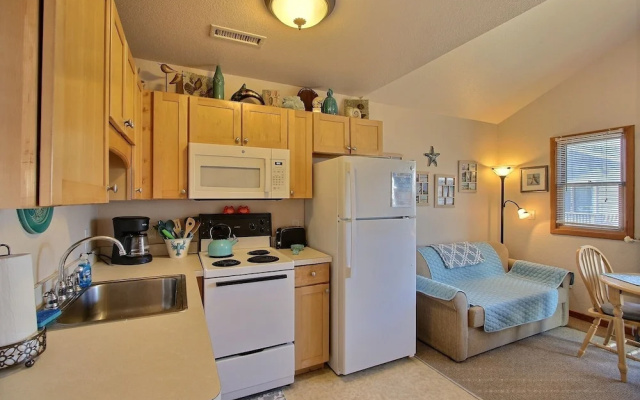 16 License To Chill 1 Bedroom Condo by RedAwning