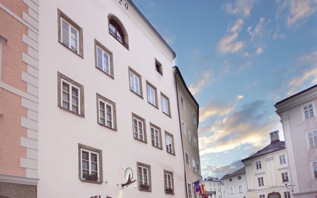 Отель Altstadthotel Wolf Зальцбург вид на фасад