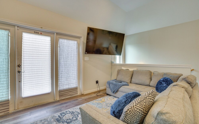 Houston Upgrade! Spacious + Modern Unit Near UH