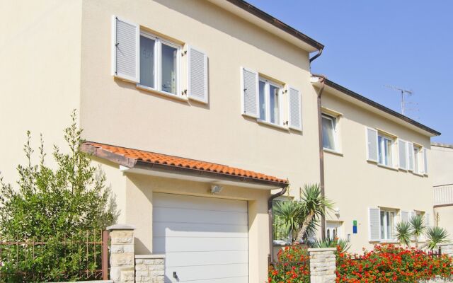 Апартаменты Apartments Nicole вид на фасад