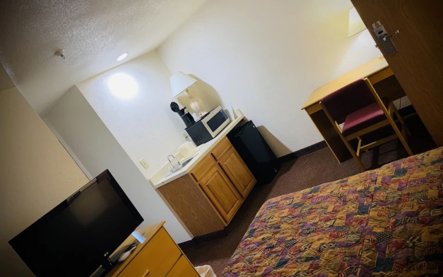 Herington Inn & Suites
