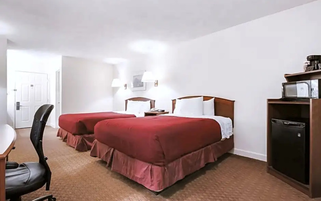 Sky Palace Inn & Suites McCook