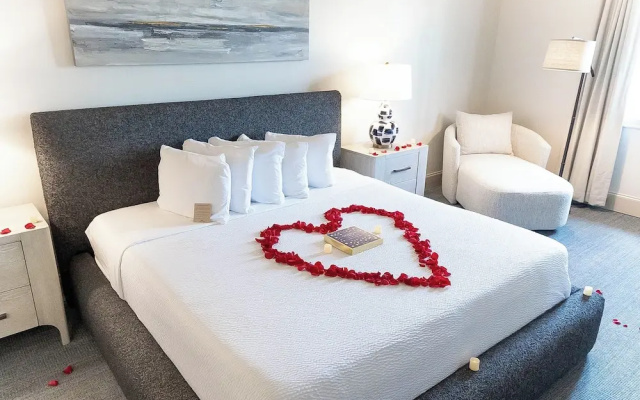 Carriage House Hotel