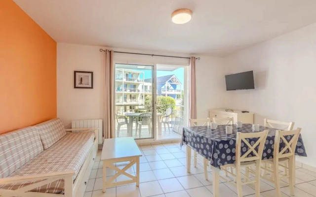 Coastal Apartment by the Beach