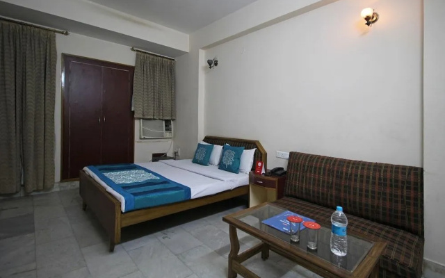 OYO 10400 Hotel The Ambassador